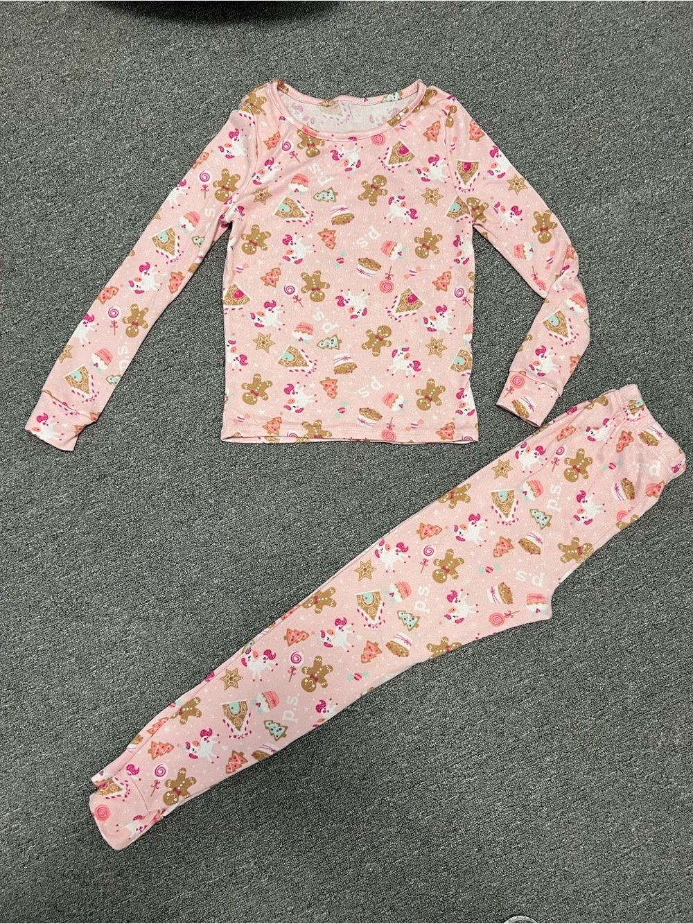 Aeropostale Girl’s Pink Holiday Gingerbread Pajama Set 10-12T